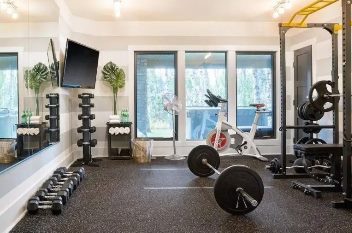 Силовые упражнения дома: собираем домашний спортзал Силовые упражнения дома: собираем домашний спортзал