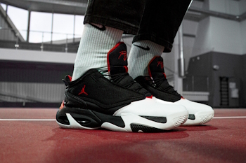 Лучшие баскетбольные кроссовки: Выбор для Оптимальной Производительности Лучшие баскетбольные кроссовки: Выбор для Оптимальной Производительности