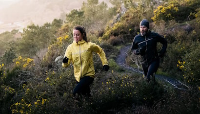 Лучшие спортивные куртки для осени: Мужские и Женские