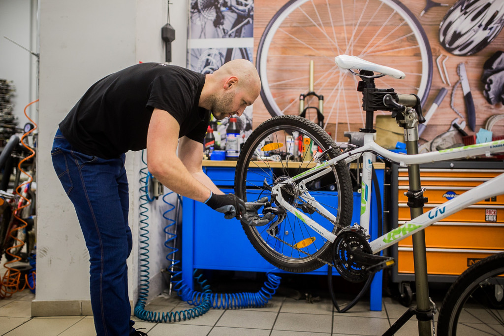 veloserv.jpg veloserv.jpg